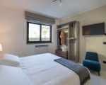 villa-zagara-schrank-im-schlafzimmer.jpg