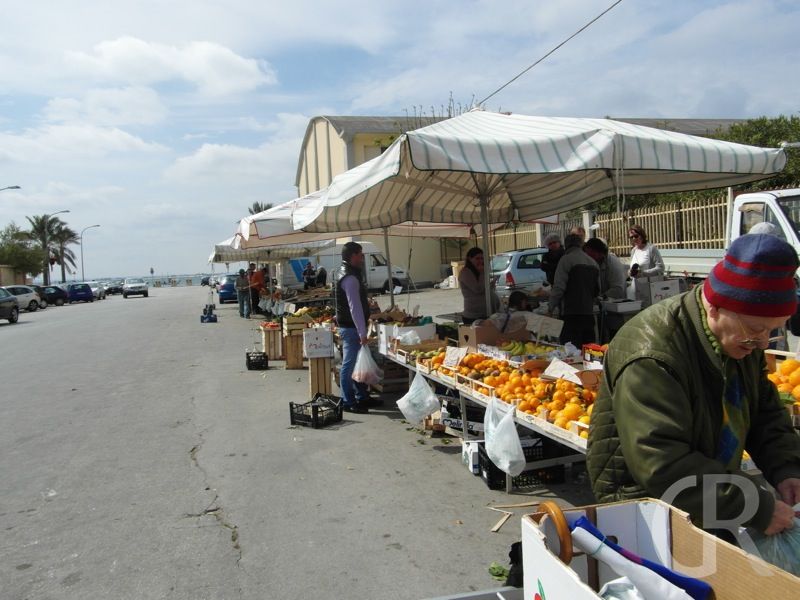 marktstaende-in-trapani.JPG