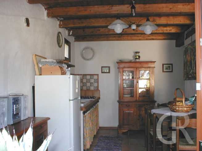 alice-kueche-mit-schrank.jpg
