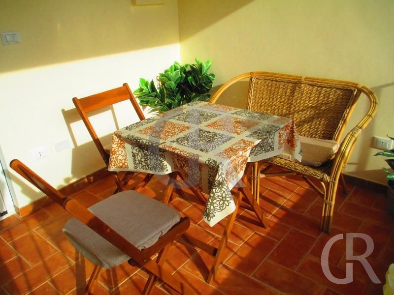 ferienwohnung-anita-balkon-mit-terrassenmoebeln.jpg