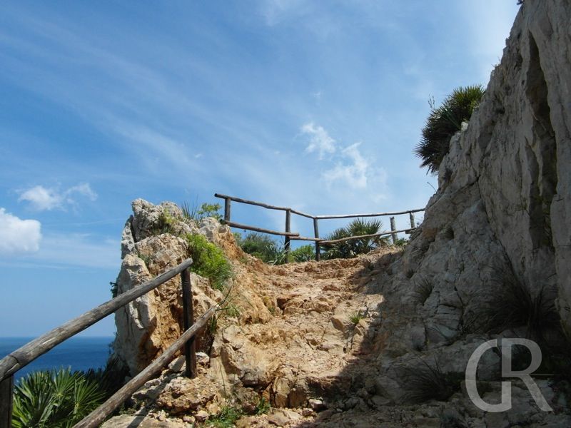 wanderweg-in-lo-zingaro.jpg