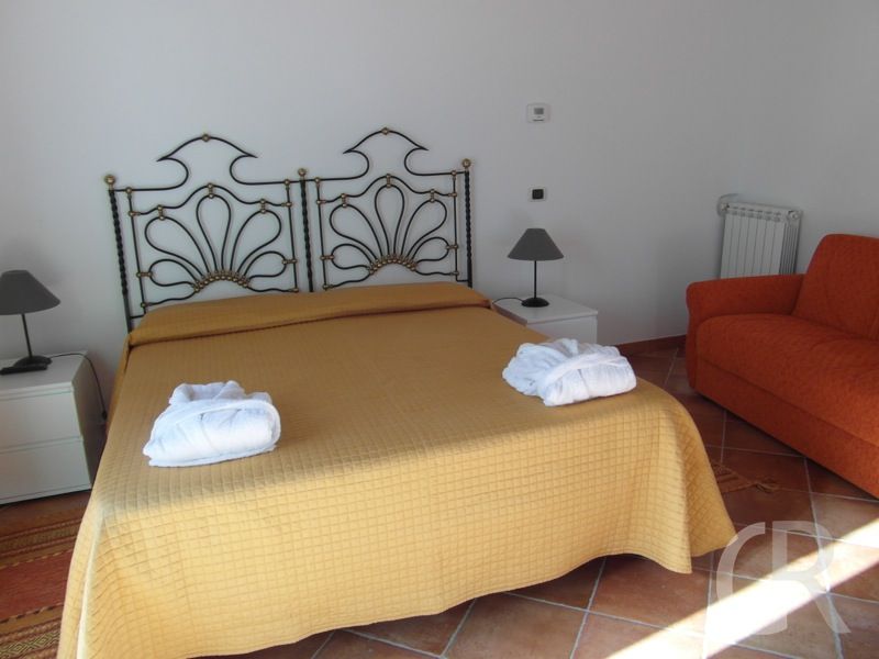 ferienwohnung-etnea-schlafzimmer.JPG