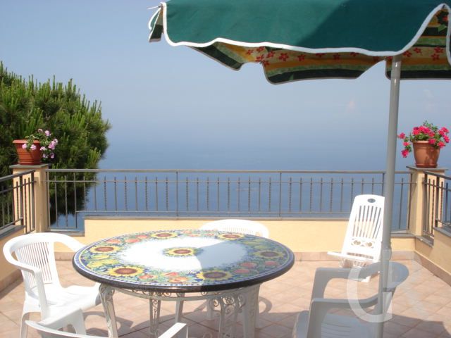 ferienwohnung-luana-terrasse-mit-blick-auf-das-meer.JPG