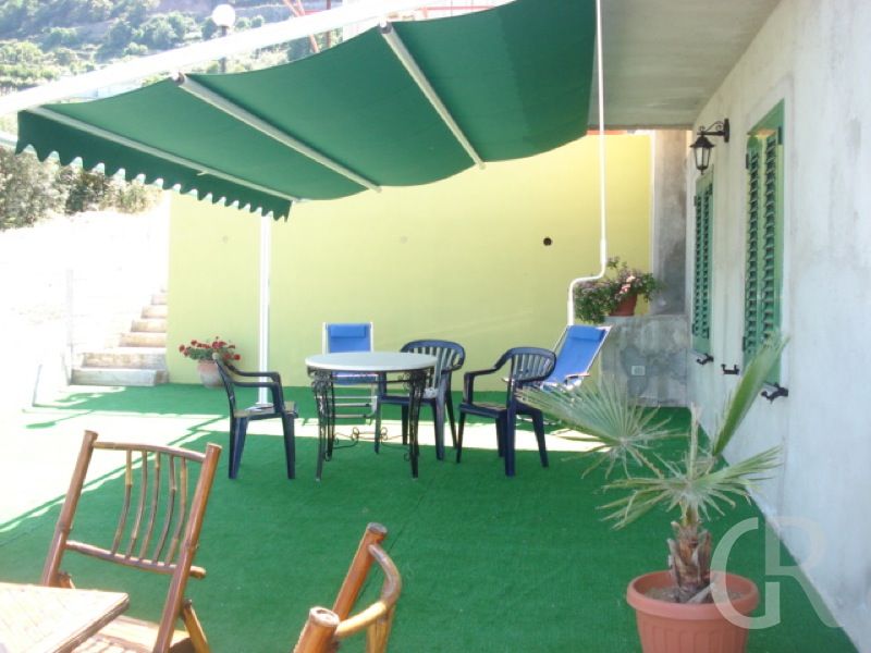 ferienwohnung-ina-ueberdachter-terrassenplatz.JPG