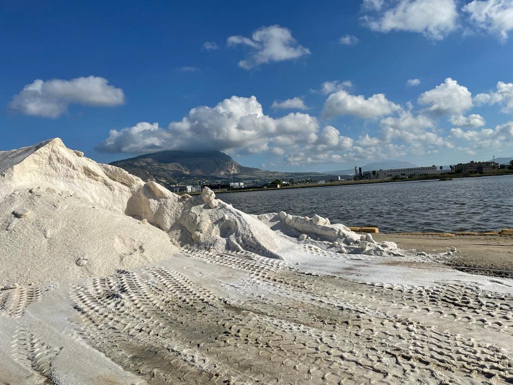 salzberge-in-den-salinen-von-trapani